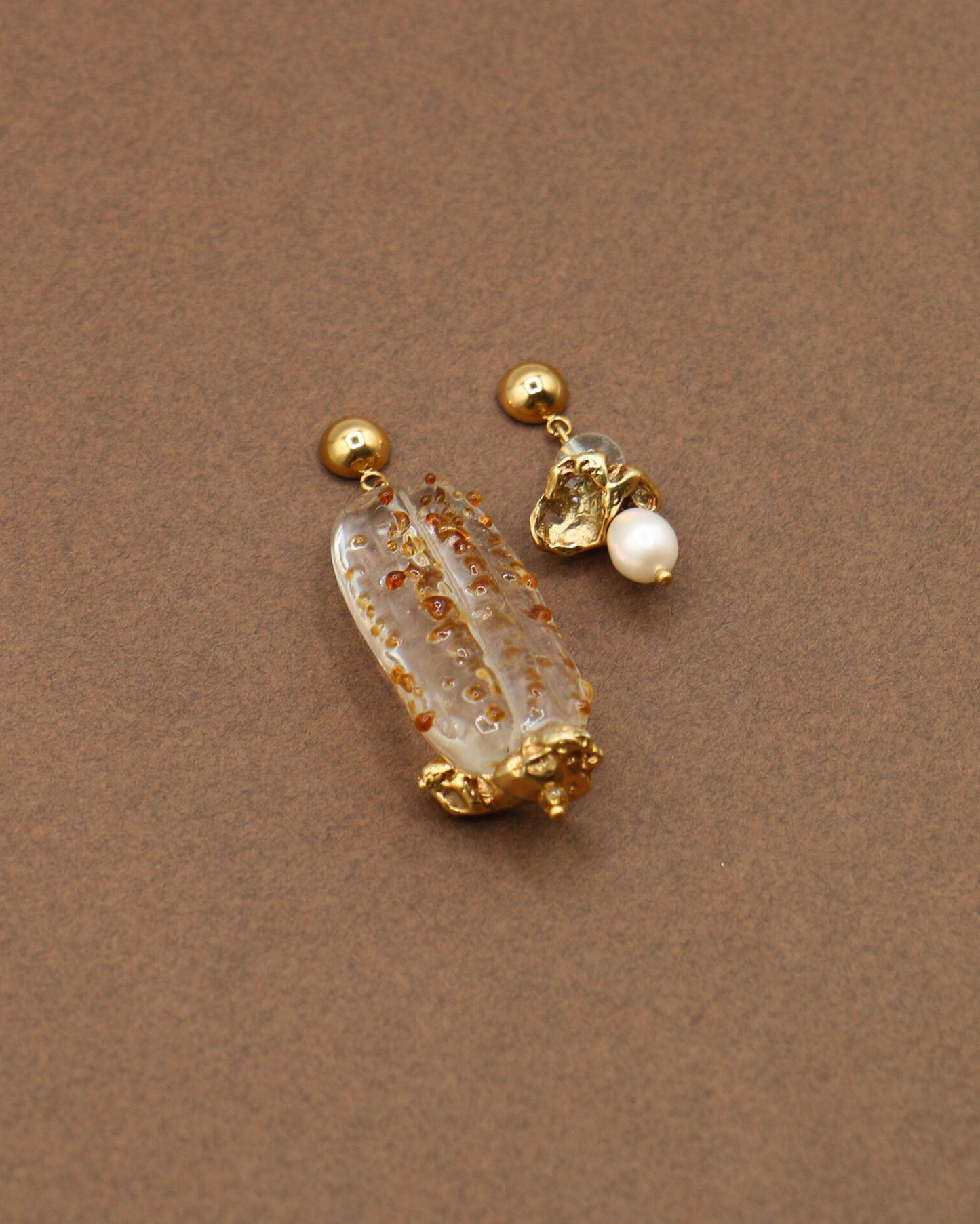 BOUCLES D'OREILLES ARDENTES - DORÉ/ORANGE TACHETÉ